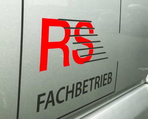 Logo vom RS-Fachverband auf den Fahrzeugen