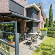 Verano Glastrennwand - Terrasse Ansicht von Aussen Links